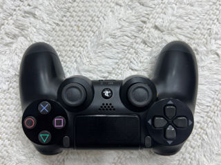 De vânzare: PlayStation 4 Pro cu 2 controllere DualShock V2! foto 4