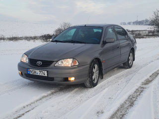 Toyota Avensis foto 9