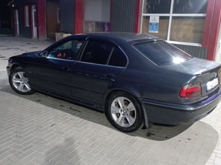 BMW 5 Series foto 1