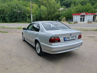 BMW 5 Series foto 4