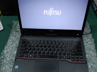 Fujitsu Lifebook T939 stilus touch screen tablet 2-in-1