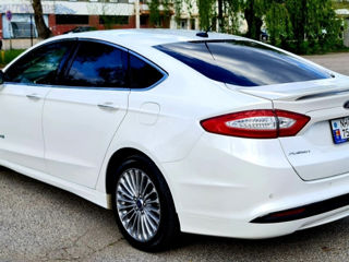 Ford Fusion foto 5