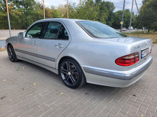 Mercedes E-Class foto 6