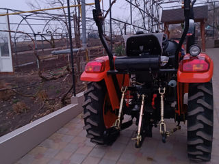 Vand tractoras 35 de cai nou.are si plugu se vinde aparte tot ai nou. foto 3