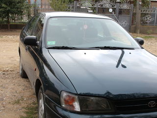 Toyota Carina foto 2