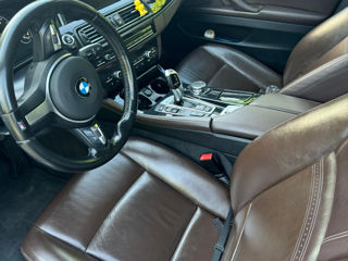 BMW 5 Series Touring foto 5