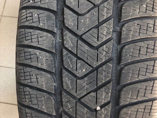 Vând 4 anvelope pireli 235/55 r18