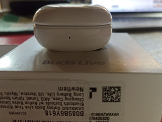 Беспроводные наушники Samsung Galaxy Buds Live. foto 2