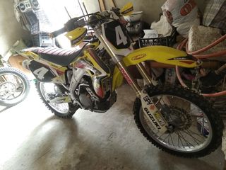 Suzuki RMZ 450 foto 1