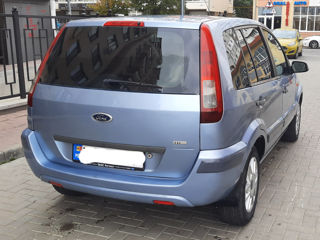 Ford Fusion foto 4