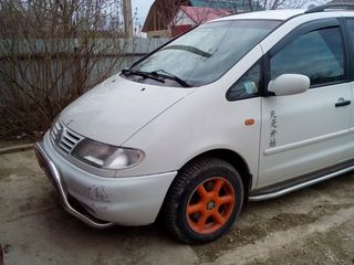 Volkswagen Sharan foto 4