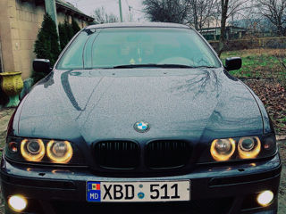 BMW 5 Series foto 1