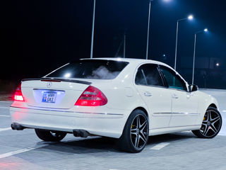 Mercedes E-Class foto 15