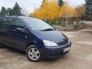 Ford Galaxy foto 2