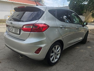 Ford Fiesta foto 3