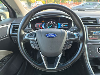 Ford Fusion foto 9