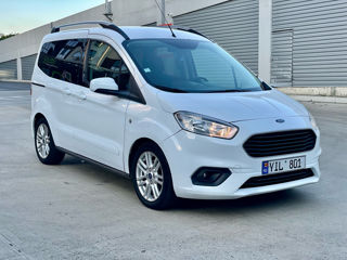 Ford Tourneo Courier foto 2