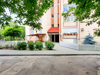 Apartament cu 3 camere, 90 m², Periferie, Ialoveni foto 2