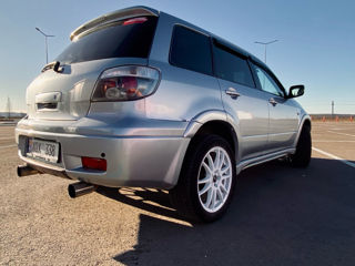 Mitsubishi Outlander foto 2