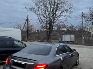 Mercedes E-Class foto 2