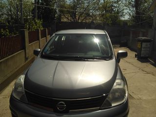 Nissan Tiida foto 4