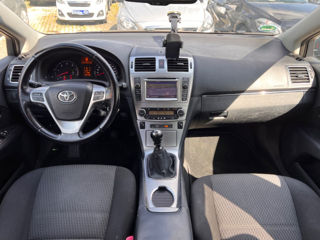 Toyota Avensis foto 8