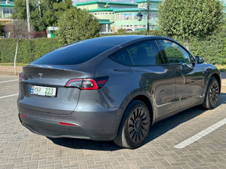 Tesla Model Y foto 3