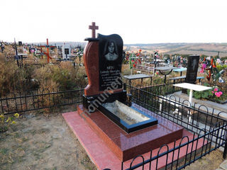 Monumente funerare din granit - rezistenta in timp - Monumente Premium foto 3