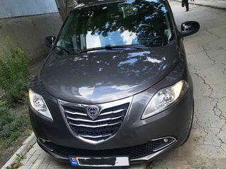 Lancia Ypsilon foto 1