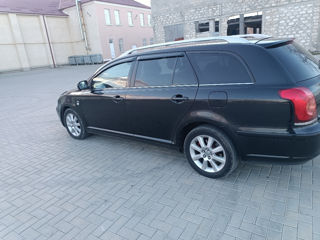 Toyota Avensis foto 7