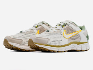 Nike Wmns Air Zoom Vomero 5 Pale Ivory Oil Green Women's foto 4