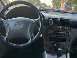 Mercedes C-Class foto 6