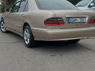 Mercedes E-Class foto 5