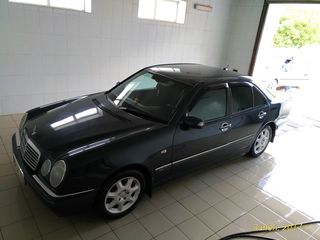 Mercedes E Class foto 2