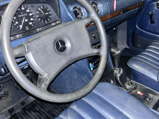 Mercedes Series (W123) foto 6