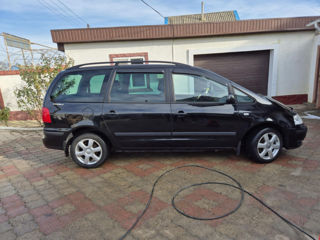 Volkswagen Sharan foto 2