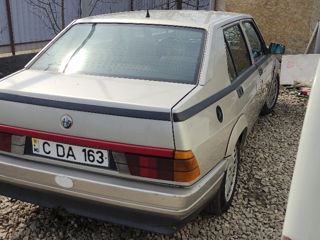 Alfa Romeo 75 foto 3