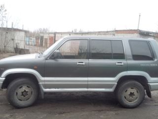 Isuzu Trooper foto 1