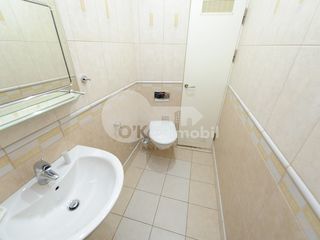 Zonă de parc ! Apartament de lux, încălzire autonomă, 170 mp, Centru, 800  € ! foto 9