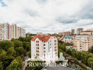 Centru! Penthouse cu 4 camere -158 mp, terasă - 40 mp! foto 1