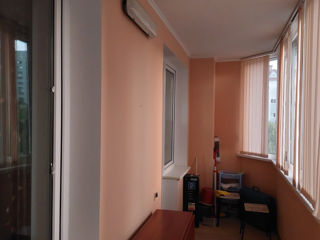 Apartament cu 2 camere, 81 m², Buiucani, Chișinău foto 5