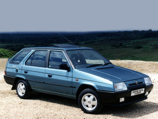 Skoda Favorit foto 1