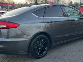 Ford Fusion foto 8