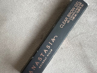 Mega reducere gel sprancene Anastasia Beverly Hills