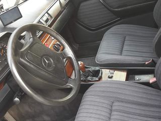 Mercedes Series (W124) foto 6