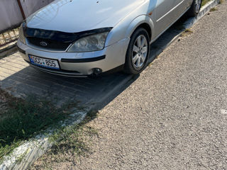 Ford Mondeo foto 2