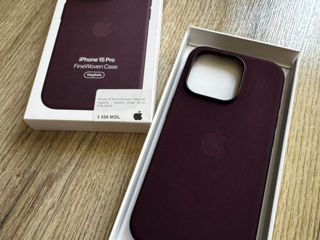 iPhone 15 pro FineWoven Case foto 2