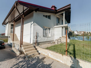 Vânzare! Casă în 3 nivele, 320 mp + 4 ari, Codru, 320 000 € foto 2