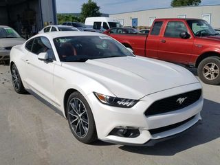 Ford Mustang foto 1