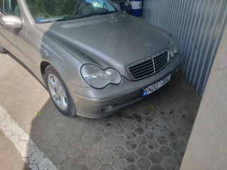 Mercedes C-Class foto 4